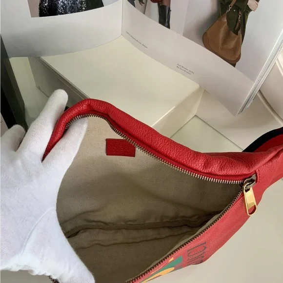 Gucci Red Logo Belt Bag - Picture 3 of 8